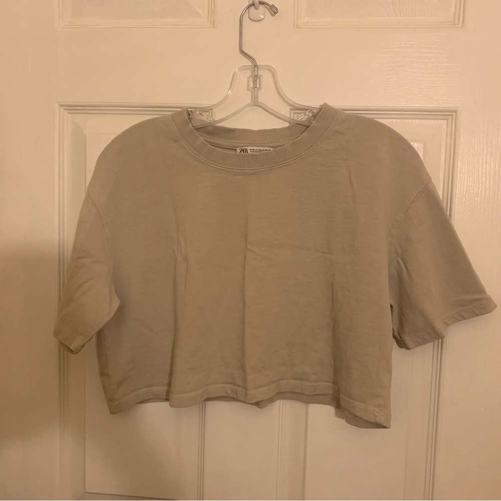 ZARA beige cropped tee